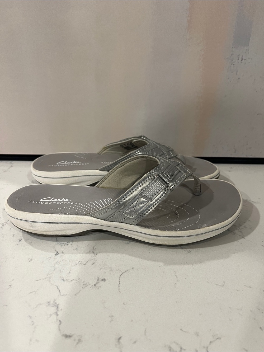 Clarks Cloudstepper women’s thong slip on sandals, size 7 - Picture 10 of 16